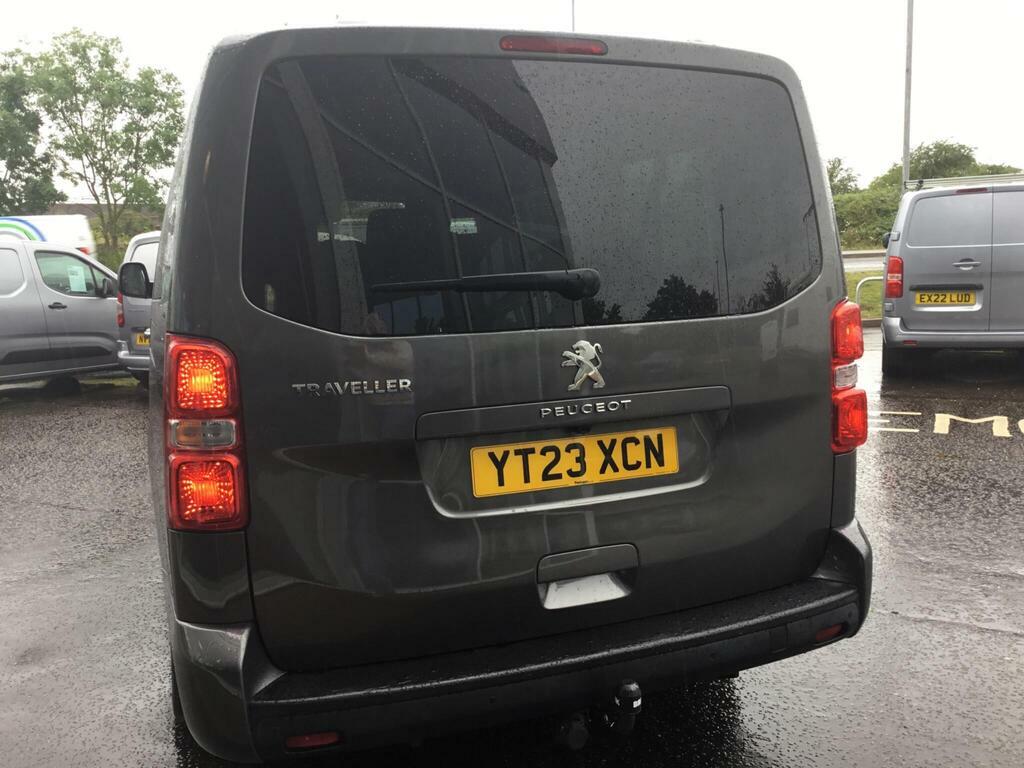 Peugeot Traveller 2L Active Black #7