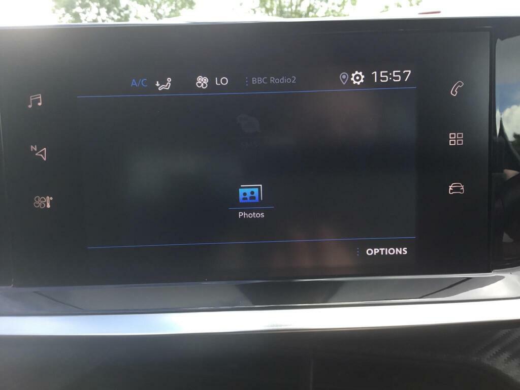 Peugeot 2008 1.2 Puretech Active Premium White #28