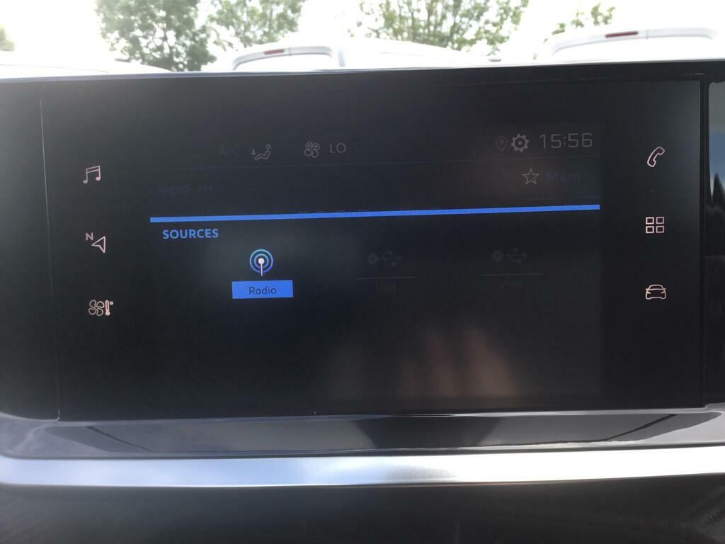 Peugeot 2008 1.2 Puretech Active Premium White #32