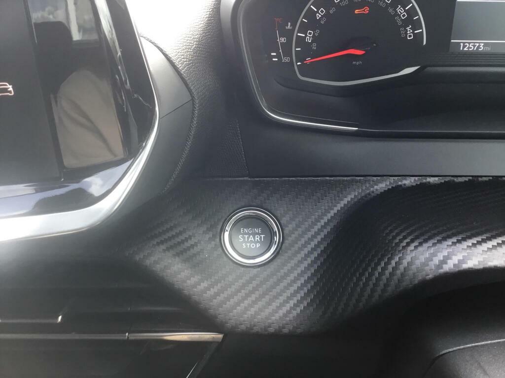 Peugeot 2008 1.2 Puretech Active Premium White #39