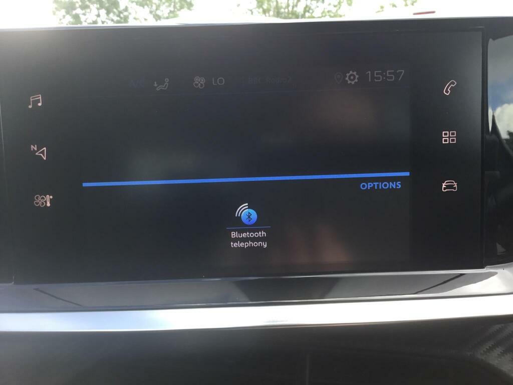 Peugeot 2008 1.2 Puretech Active Premium White #27