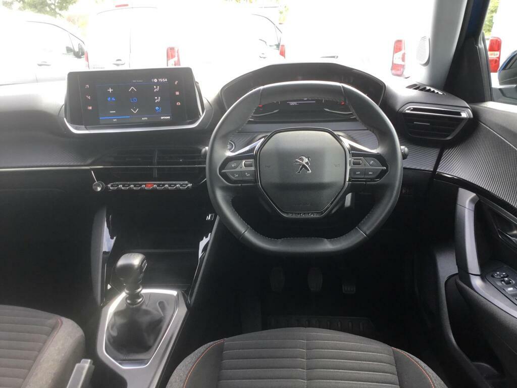 Peugeot 2008 1.2 Puretech Active Premium White #40