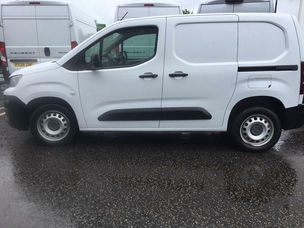 Peugeot Partner 1.5 Bluehdi 1000 Professional Premium Standard P White #4