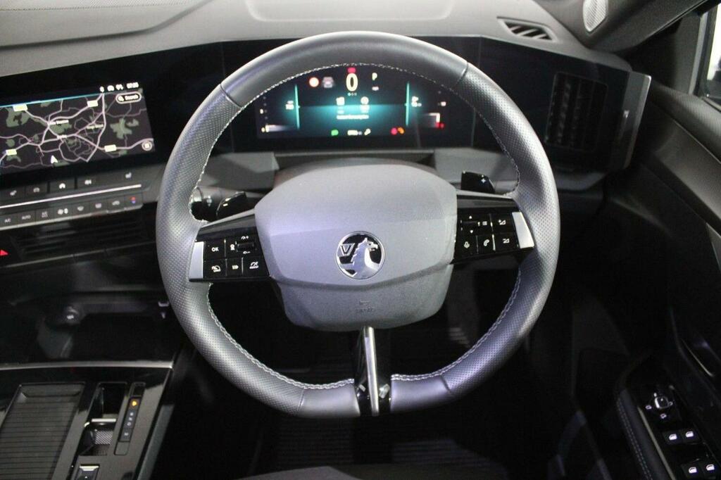 Vauxhall Astra 1.2 Turbo 130 Design - 2025 25 White #16
