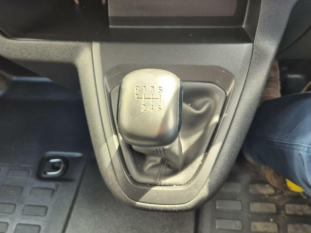 Vauxhall Vivaro Prime XL White #22