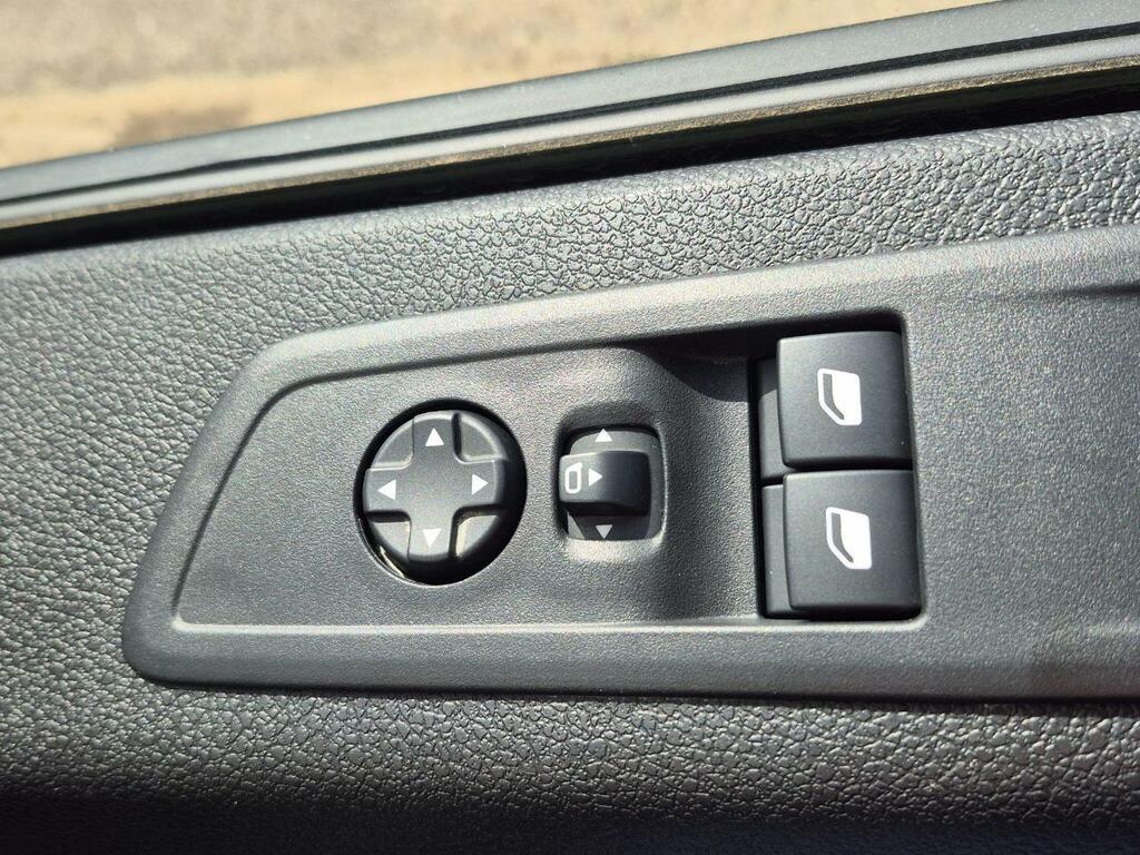 Vauxhall Vivaro Prime XL White #19