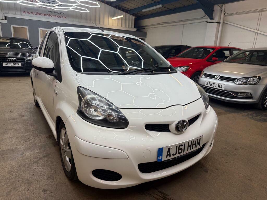 Toyota Aygo 1.0 Vvt-i Go Euro 5 AJ61HHM White #2