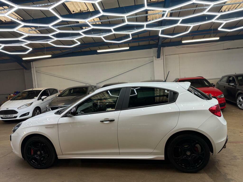Alfa Romeo Giulietta Hatchback Blue #8