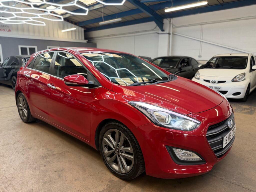Hyundai I30 1.6 Crdi Blue Drive Premium Euro 6 S S Red