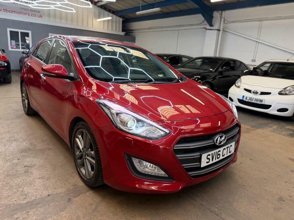 Hyundai I30 1.6 Crdi Blue Drive Premium Euro 6 S S Red #4
