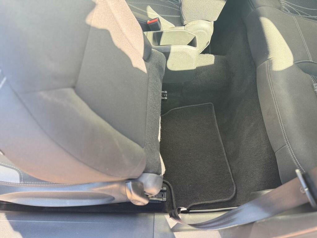 Peugeot 208 Hatchback White #39