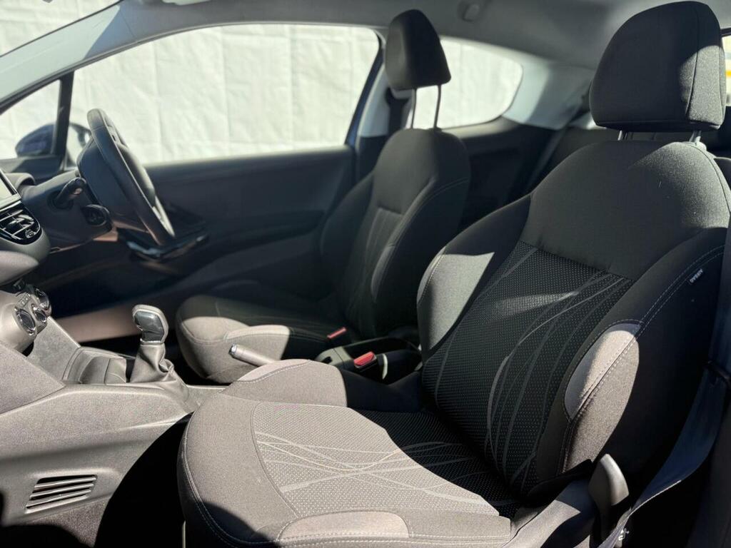 Peugeot 208 Hatchback White #35