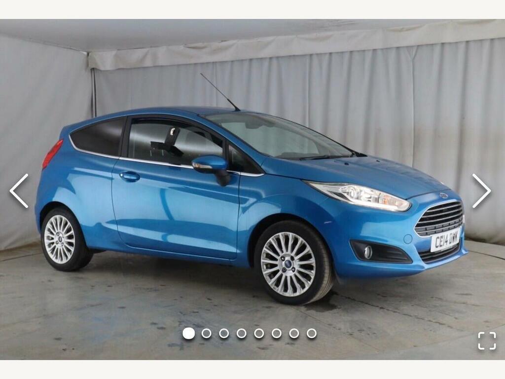 Ford Fiesta Hatchback Titanium 2014 Red #1