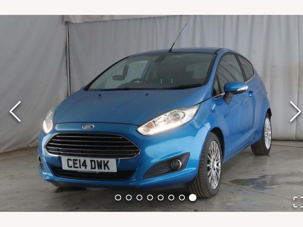 Ford Fiesta Hatchback Titanium 2014 Red #8