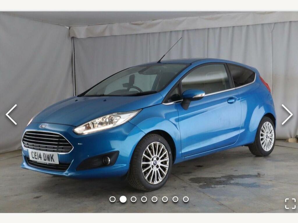 Ford Fiesta Hatchback Titanium 2014 Red #2