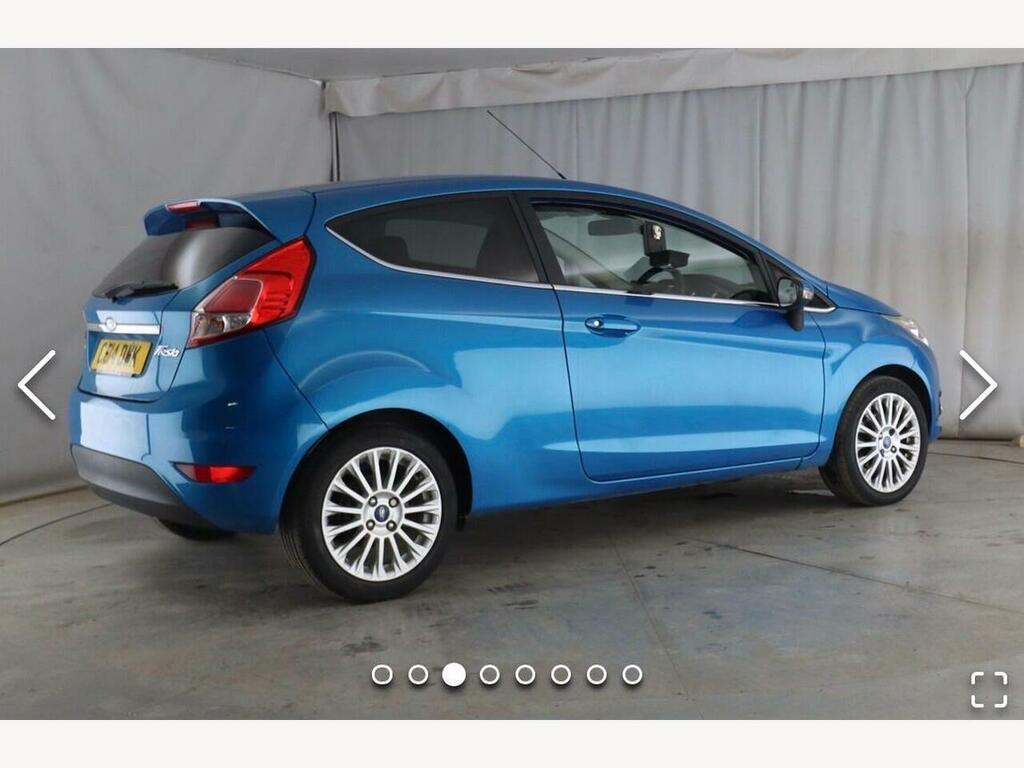 Ford Fiesta Hatchback Titanium 2014 Red #3