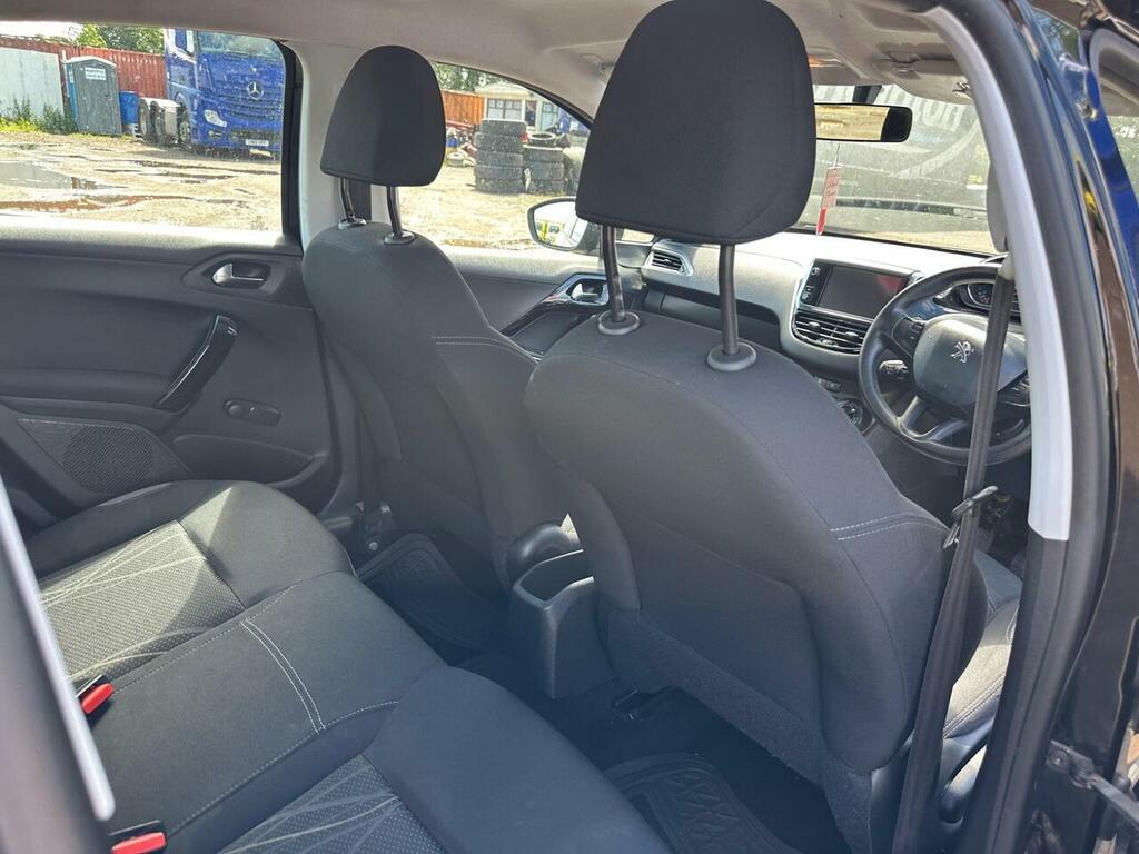 Peugeot 208 Active Blue #9