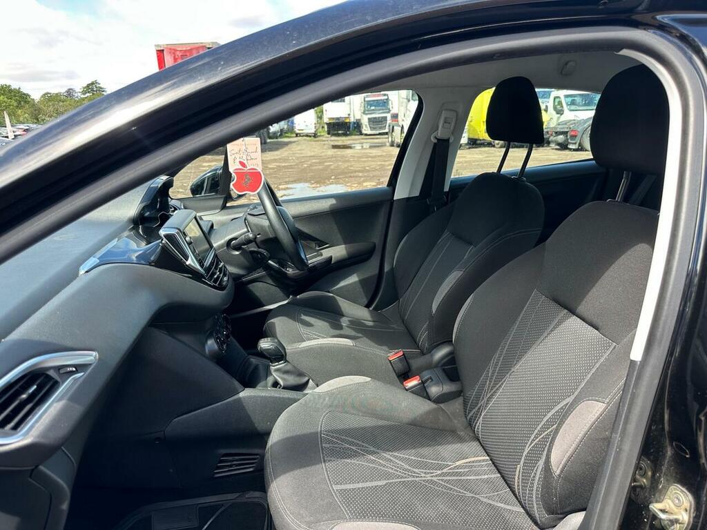 Peugeot 208 Active Blue #28