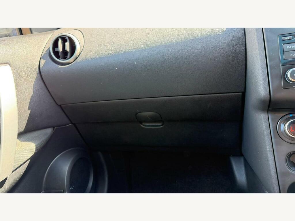 Nissan Qashqai+2 Hatchback Silver #53