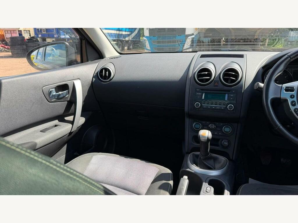 Nissan Qashqai+2 Hatchback Silver #25