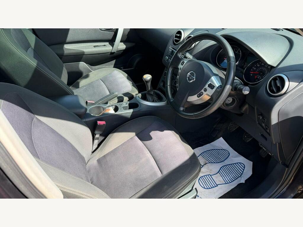 Nissan Qashqai+2 Hatchback Silver #32