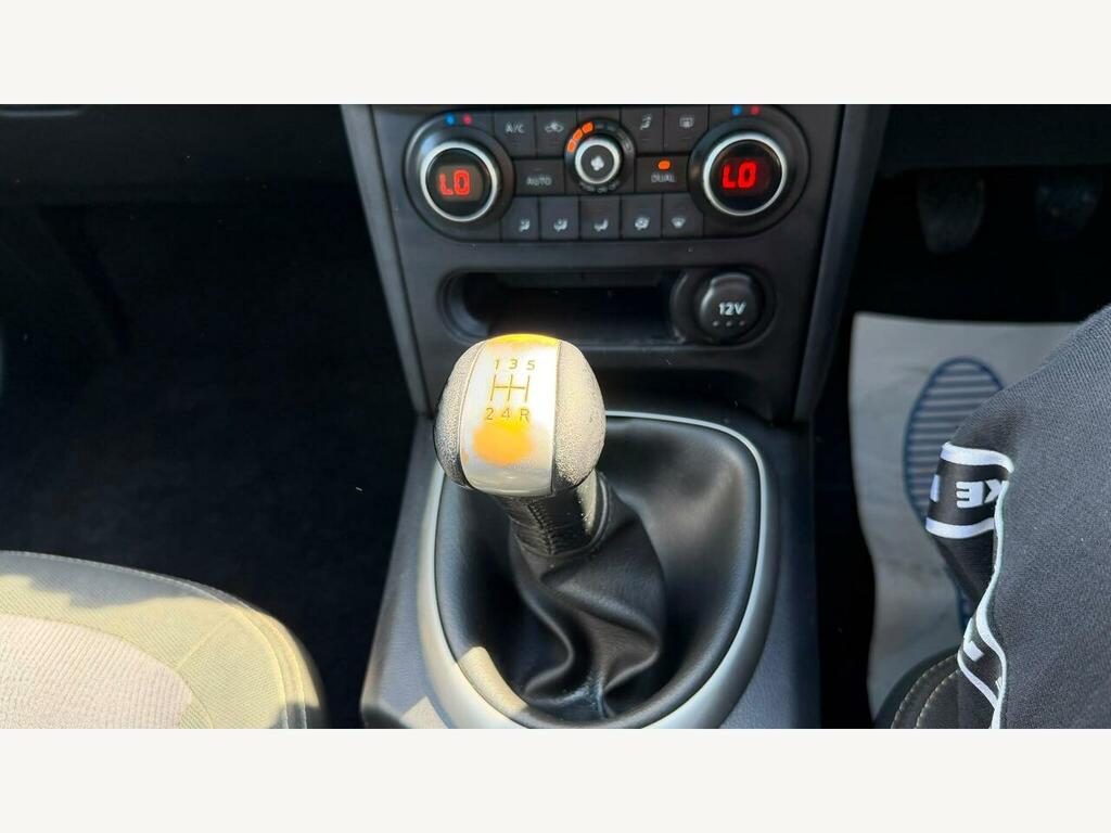 Nissan Qashqai+2 Hatchback Silver #29