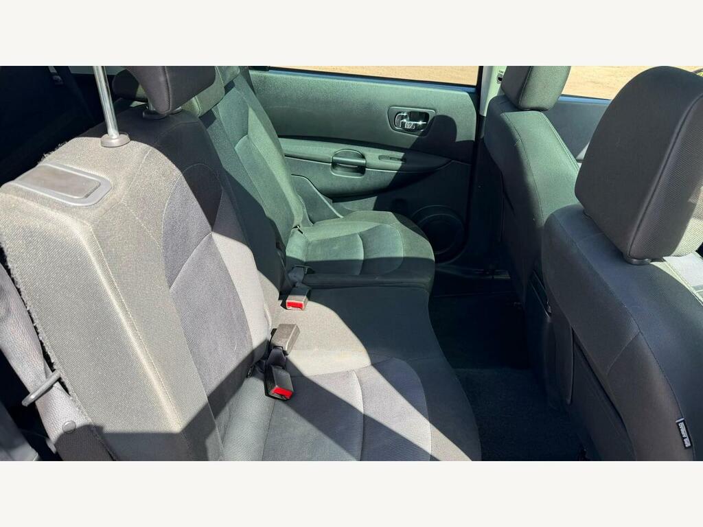 Nissan Qashqai+2 Hatchback Silver #38