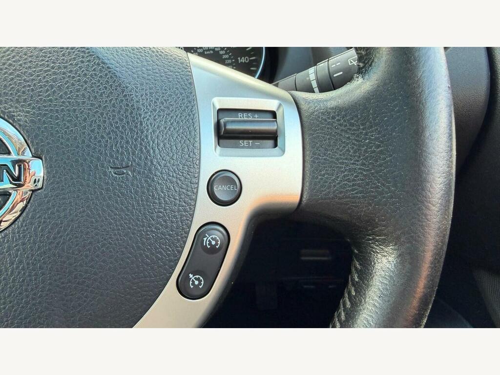 Nissan Qashqai+2 Hatchback Silver #41
