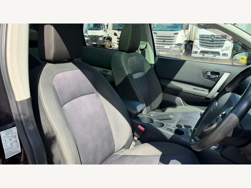 Nissan Qashqai+2 Hatchback Silver #34