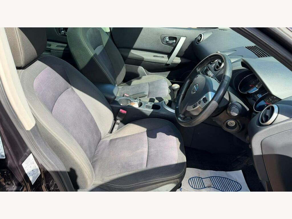 Nissan Qashqai+2 Hatchback Silver #31