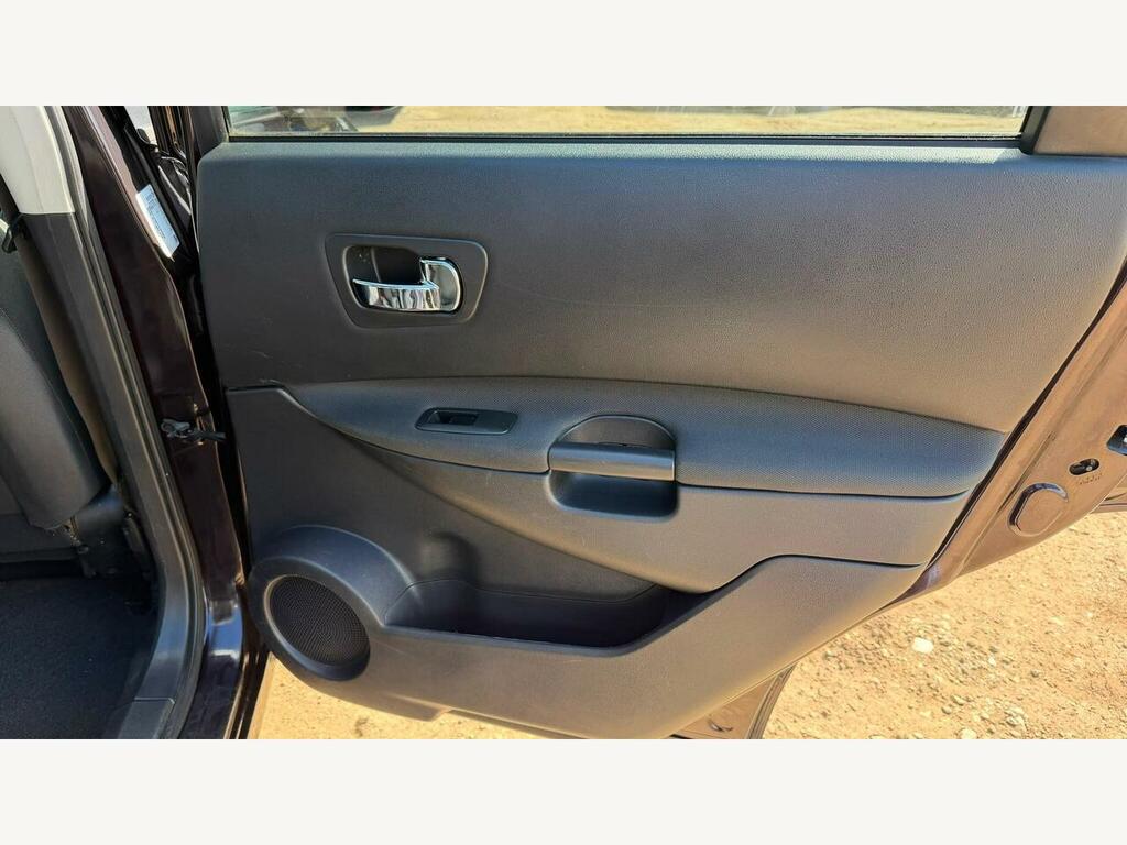 Nissan Qashqai+2 Hatchback Silver #45
