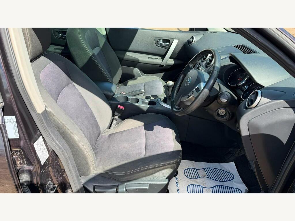 Nissan Qashqai+2 Hatchback Silver #35