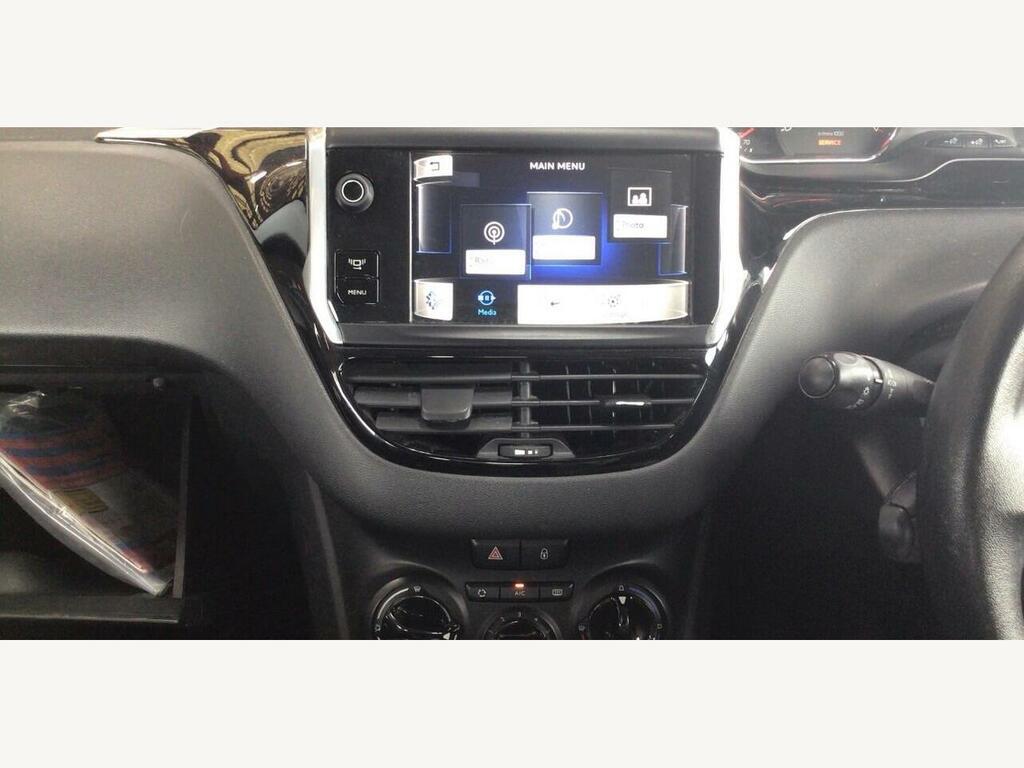 Peugeot 208 2014 14 Active White #13
