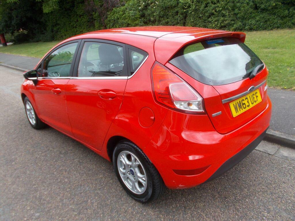 Ford Fiesta 1.6 Tdci Econetic Zetec Euro 5 S S WM63UEF Red #6