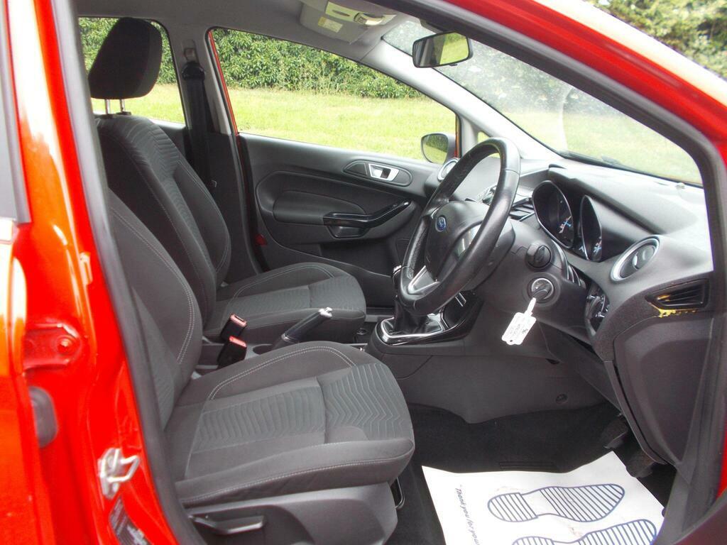 Ford Fiesta 1.6 Tdci Econetic Zetec Euro 5 S S WM63UEF Red #5