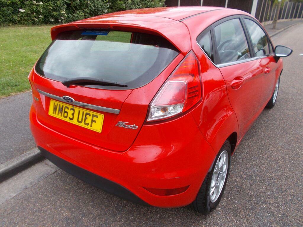 Ford Fiesta 1.6 Tdci Econetic Zetec Euro 5 S S WM63UEF Red #4