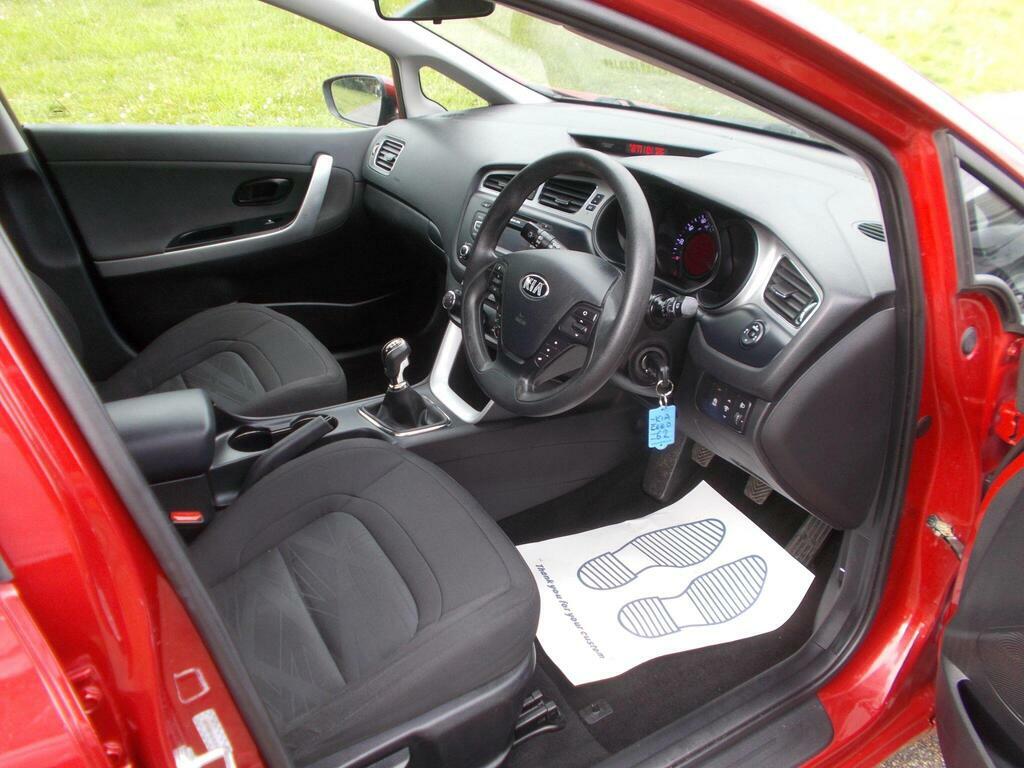 Kia Ceed 1.4 Crdi Ecodynamics 1 Sportswagon Euro 5 S S Red #5