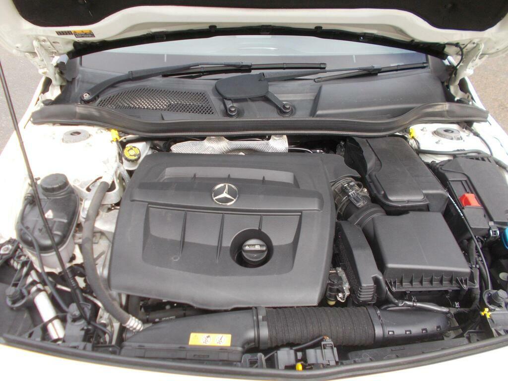 Mercedes-Benz A Class A180d Se White #17