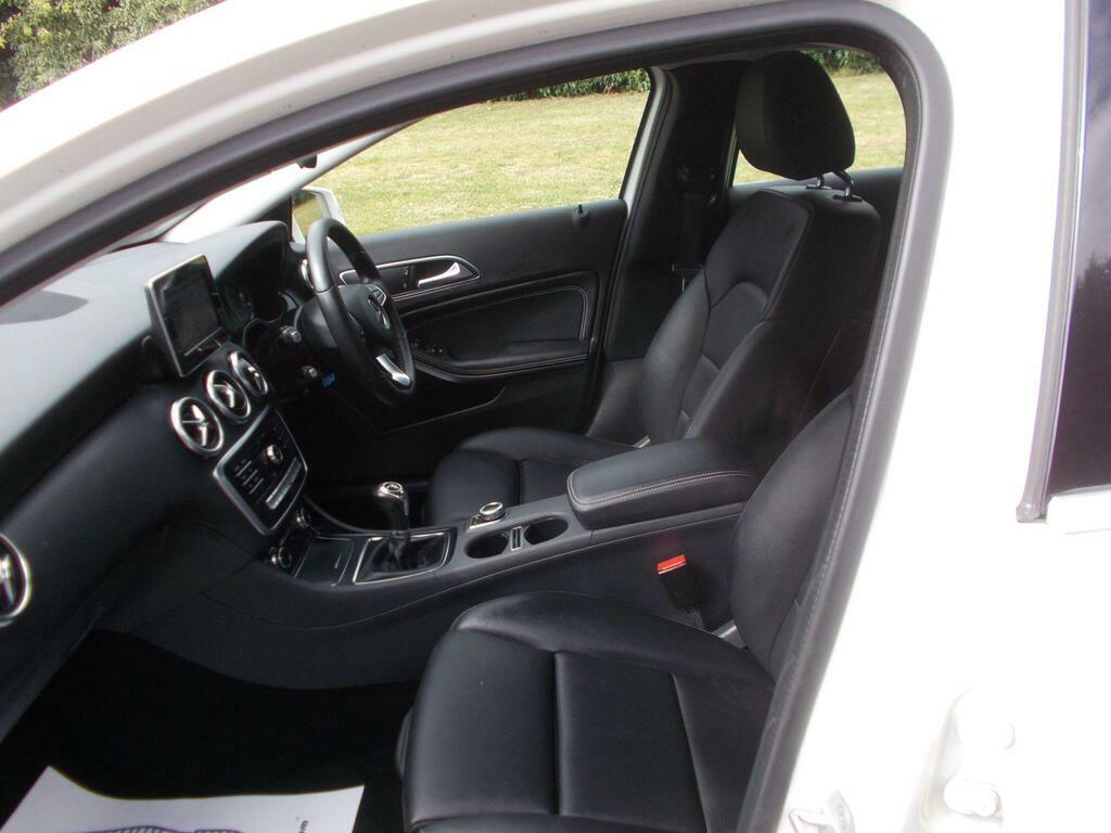 Mercedes-Benz A Class A180d Se White #29