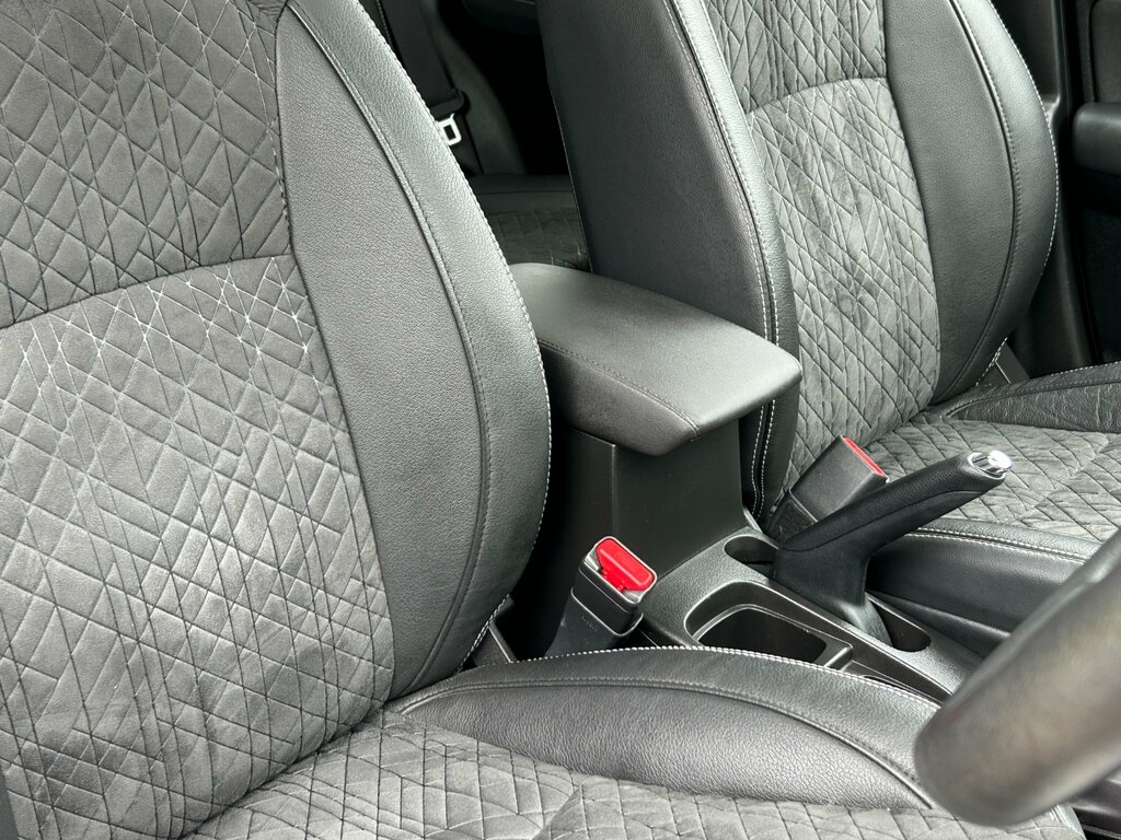 Suzuki Vitara Sz-t White #32
