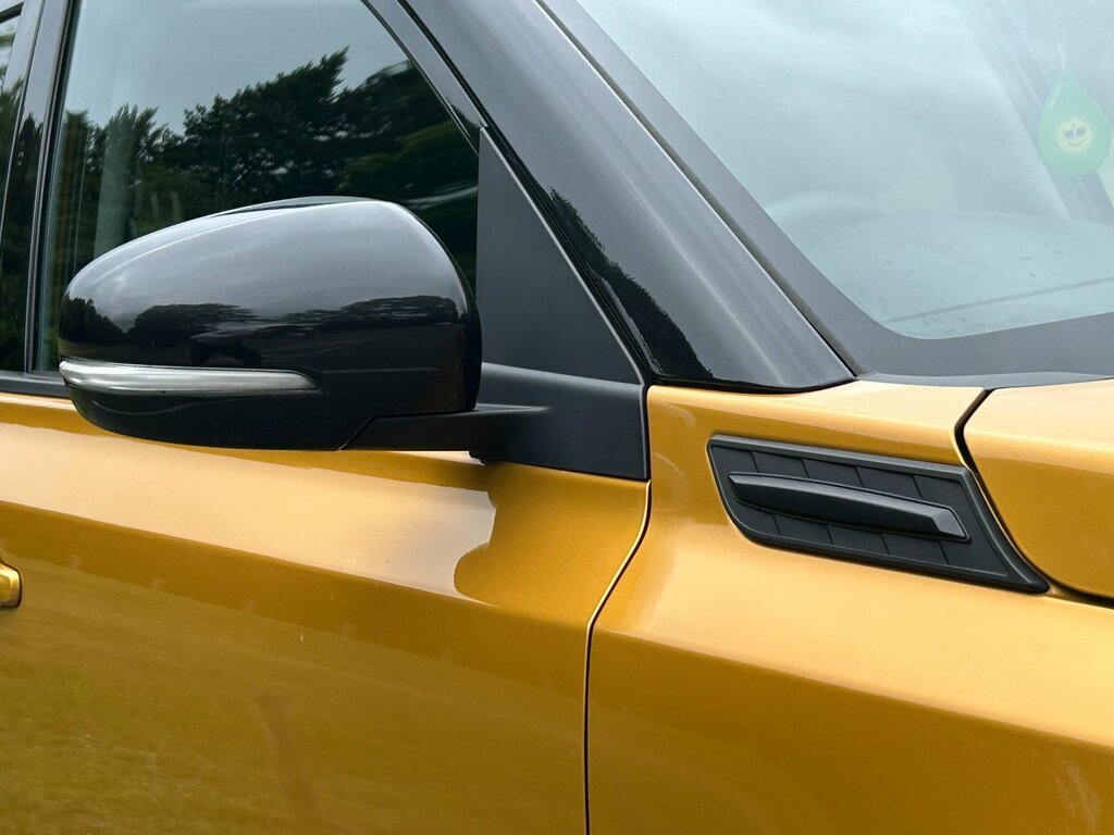 Suzuki Vitara Sz-t White #17