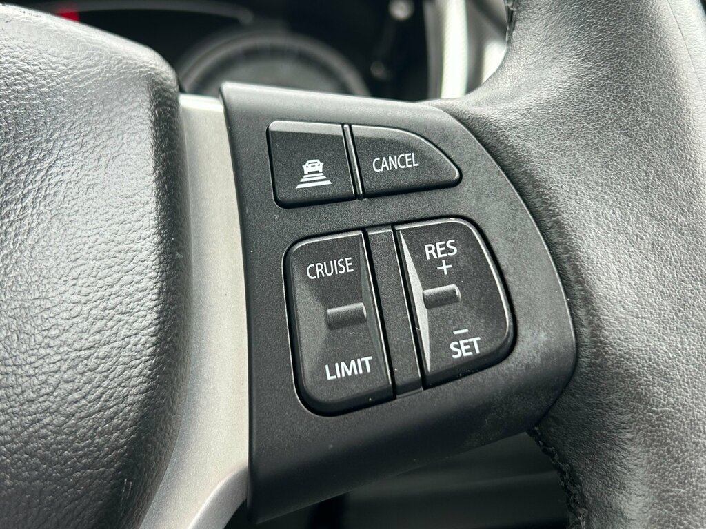 Suzuki Vitara Sz-t White #40