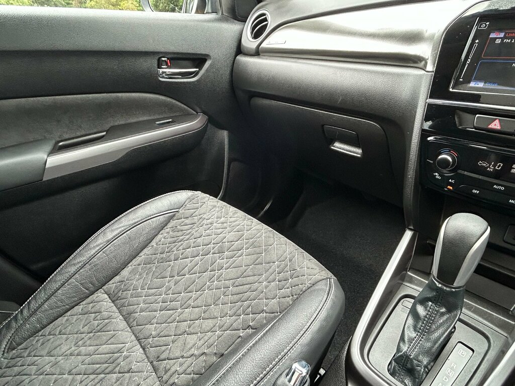 Suzuki Vitara Sz-t White #58