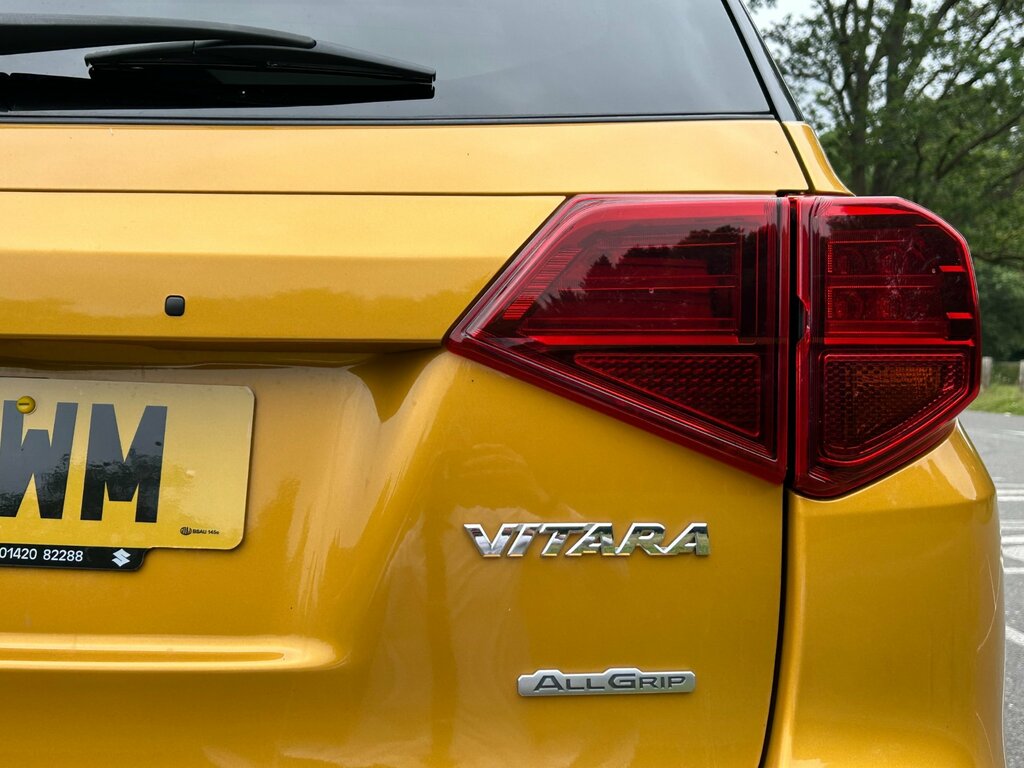 Suzuki Vitara Sz-t White #73