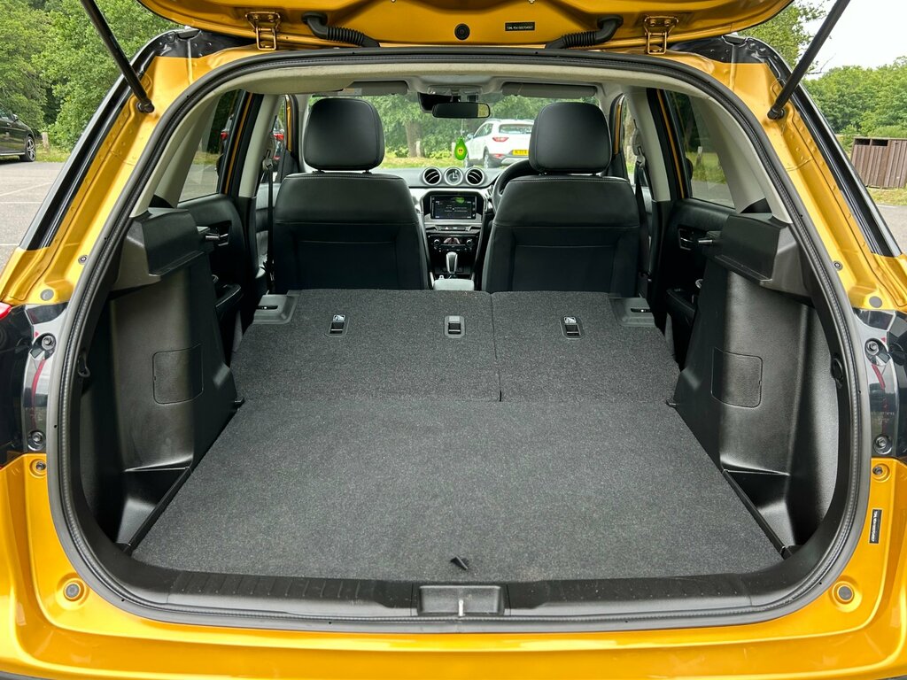 Suzuki Vitara Sz-t White #77