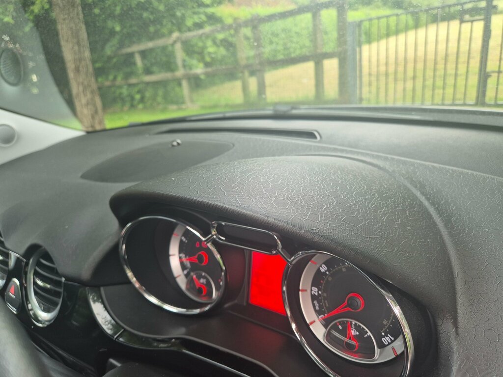 Vauxhall Adam 1.2I Energised White #11