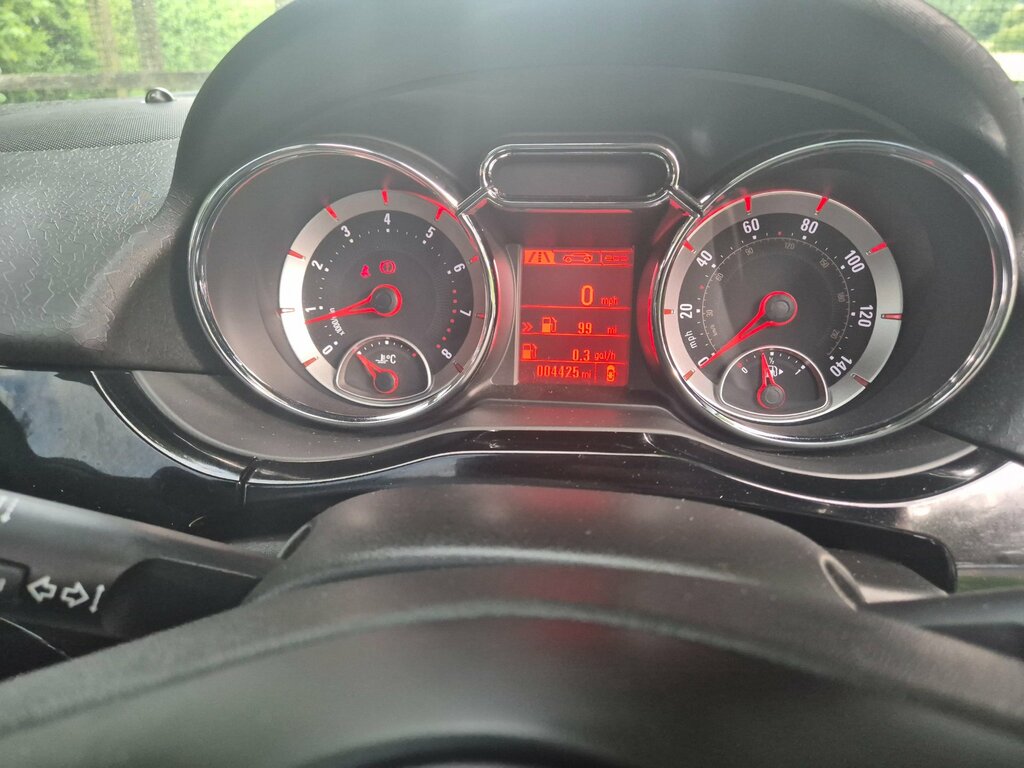 Vauxhall Adam 1.2I Energised White #8
