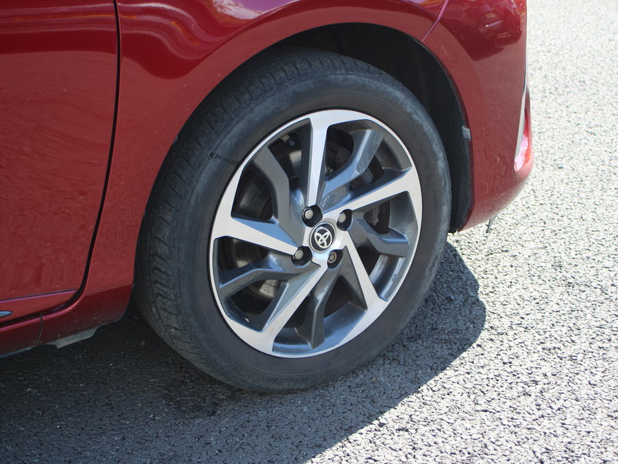 Toyota Yaris 1.5 Hybrid Y20 Cvt Bi-tone AF70UJY Red #5