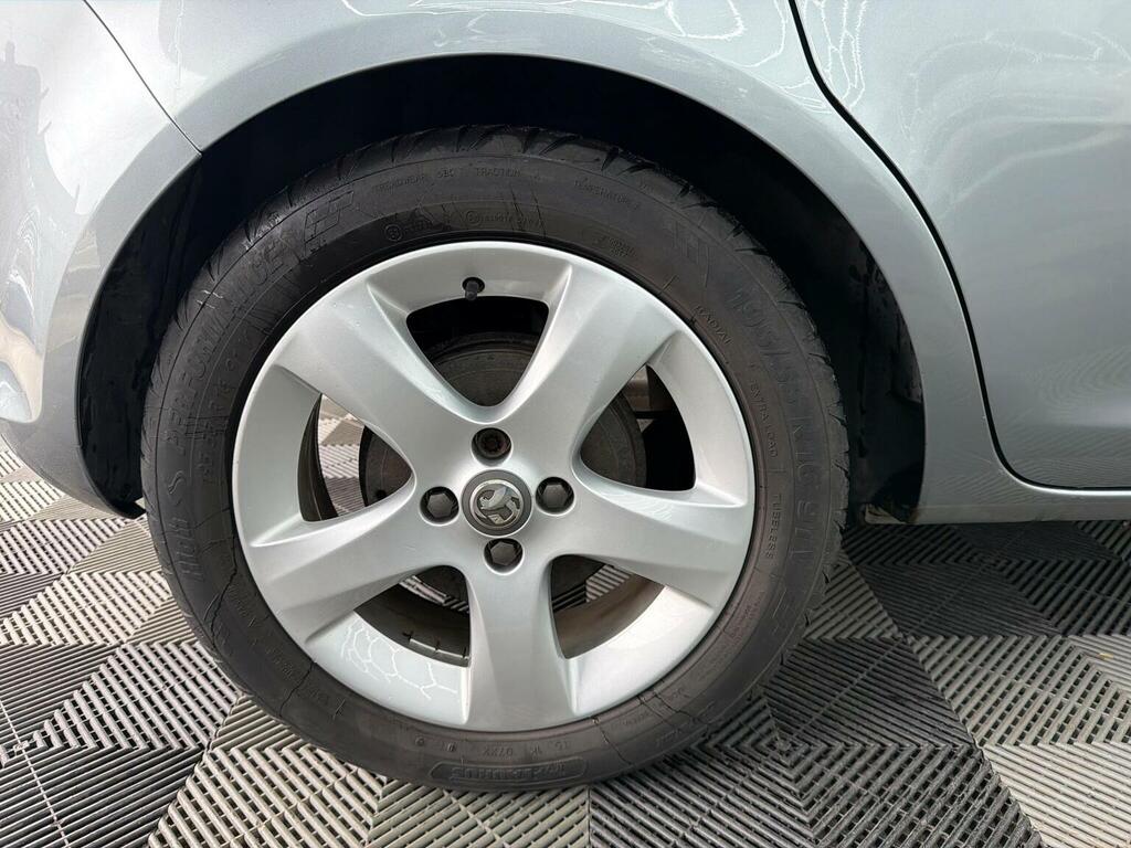 Vauxhall Corsa 1.2 Excite Ac 83 Bhp Silver #26
