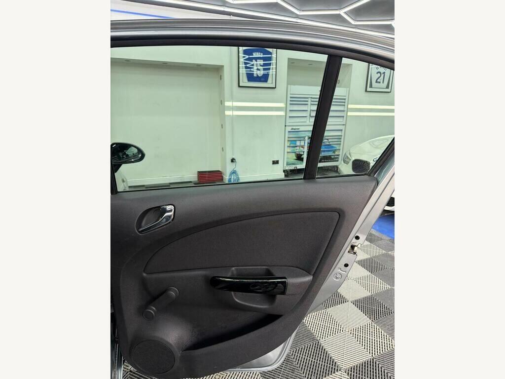 Vauxhall Corsa Corsa Limited Edition White #19
